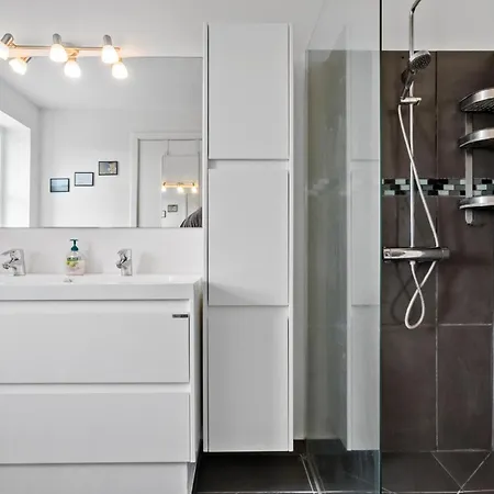 4 Bedroom Stunning In *